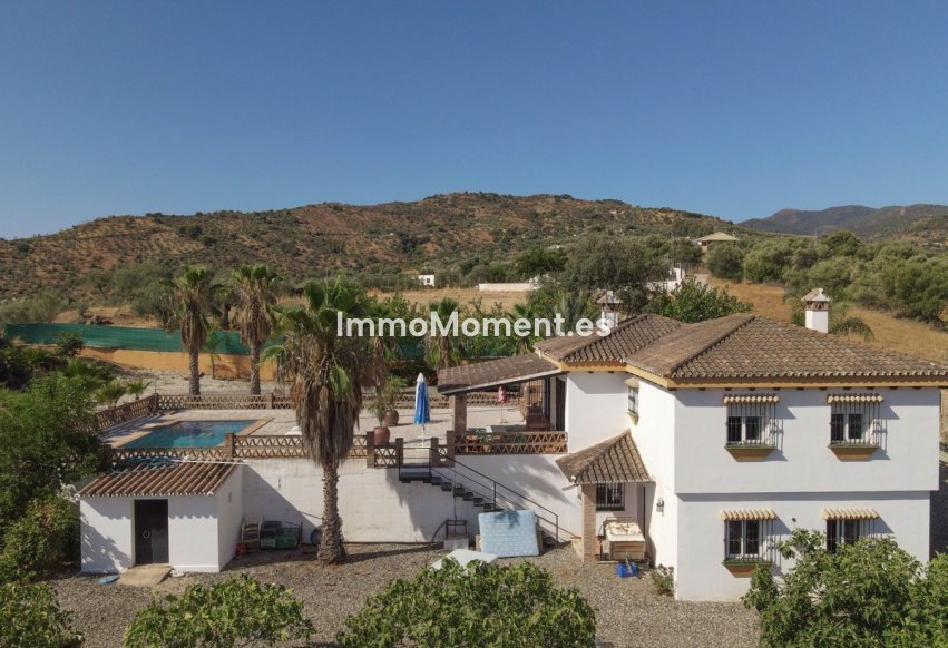 Resale - Villa - Inland  - Guaro