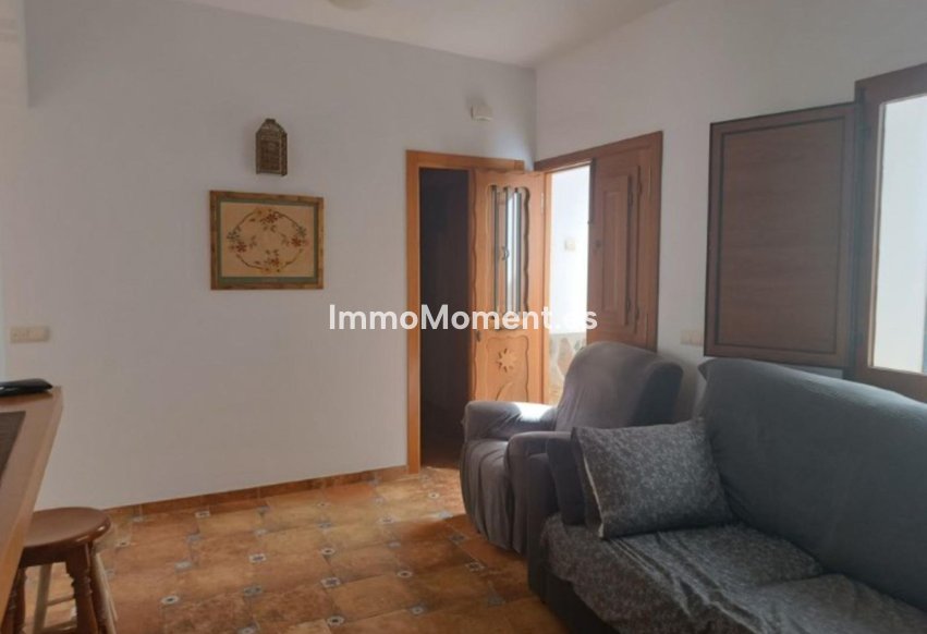 Resale - Villa - Inland  - Guaro