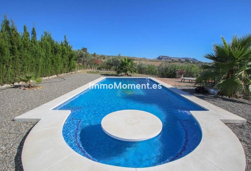 Resale - Villa - Inland  - Pizarra