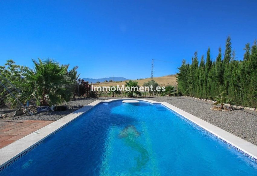 Resale - Villa - Inland  - Pizarra