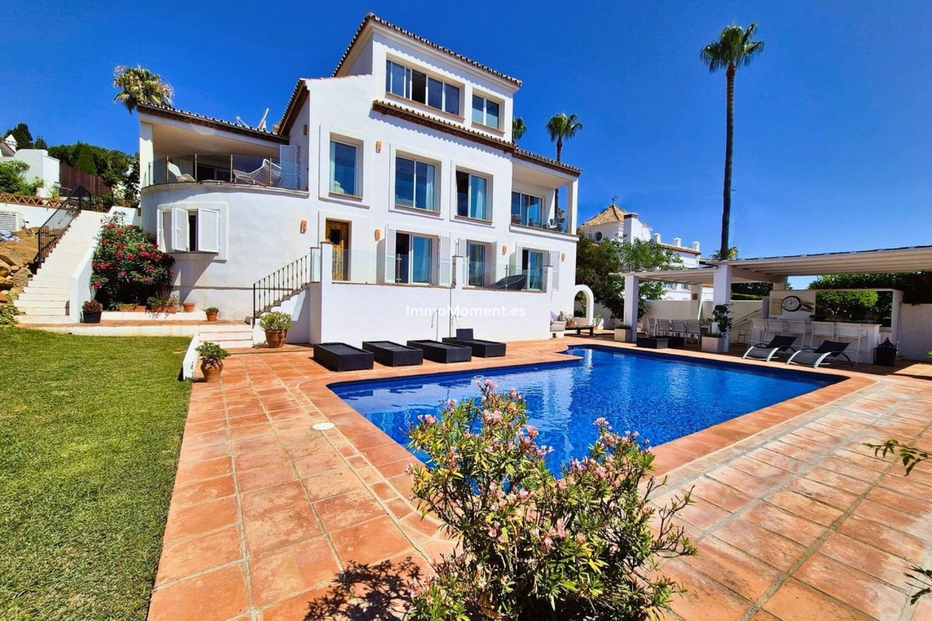 Resale - Villa - Manilva