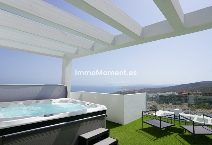 Resale - Villa - Manilva