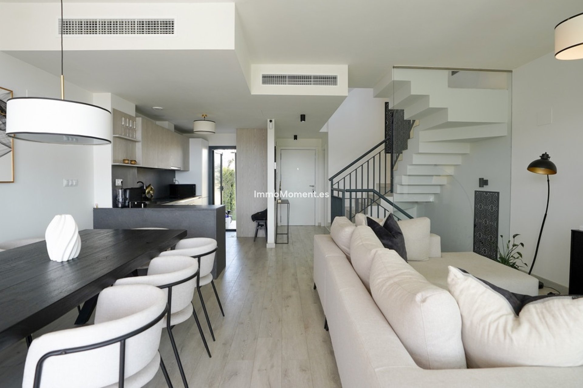 Resale - Villa - Manilva