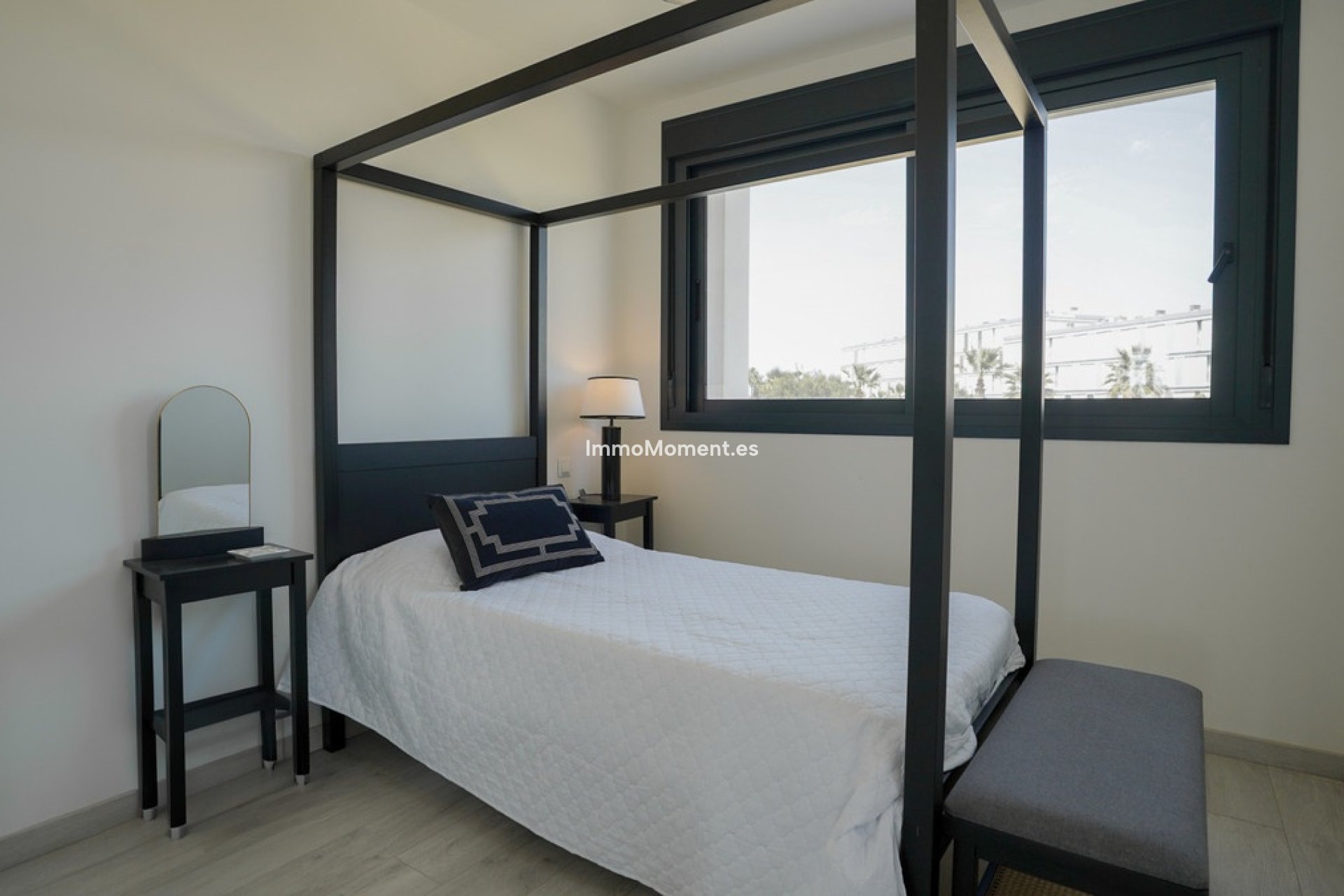 Resale - Villa - Manilva