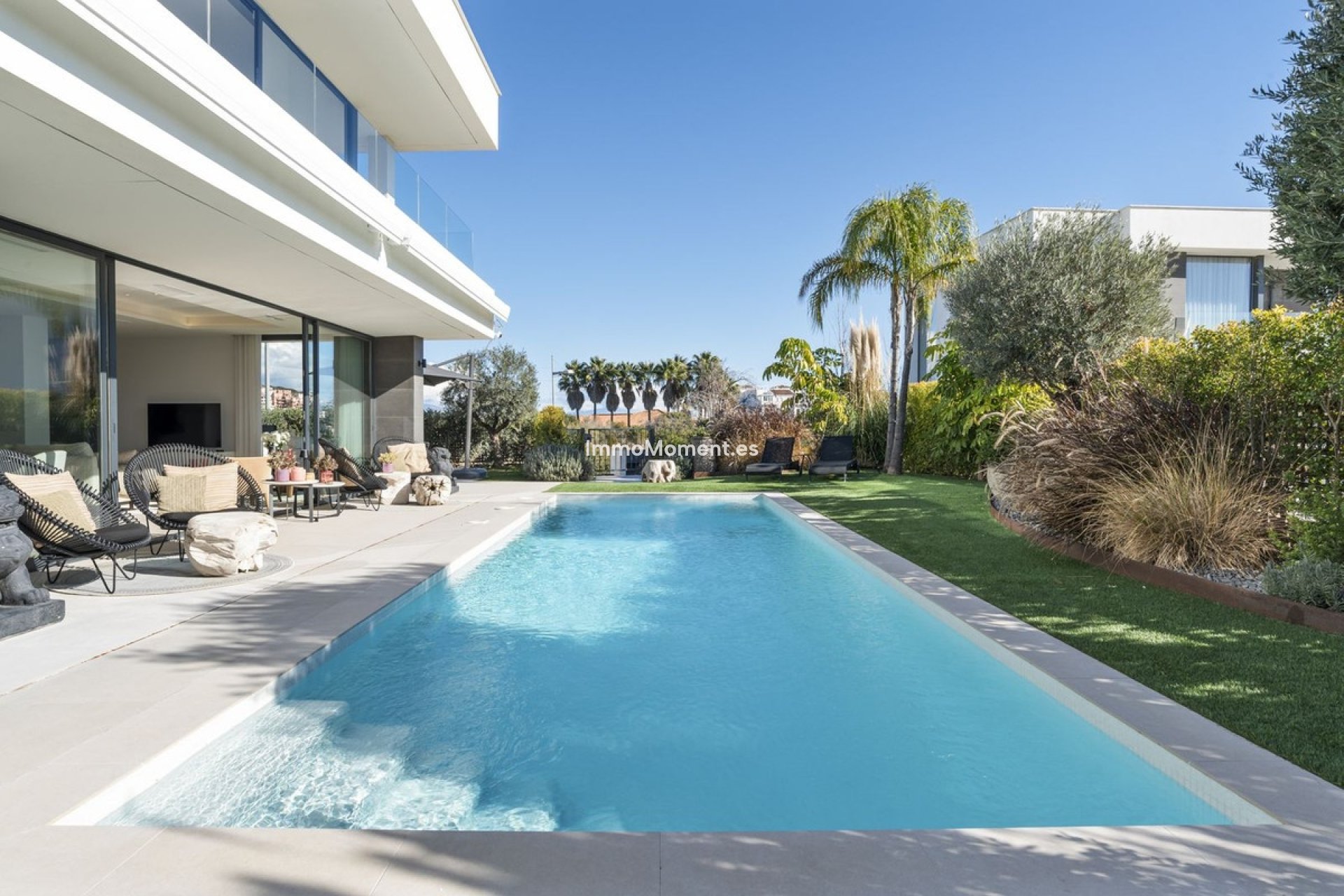 Resale - Villa - Manilva