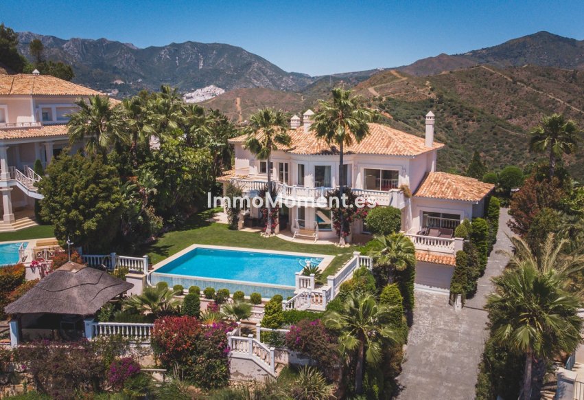 Resale - Villa - Marbella - Altos de los Monteros