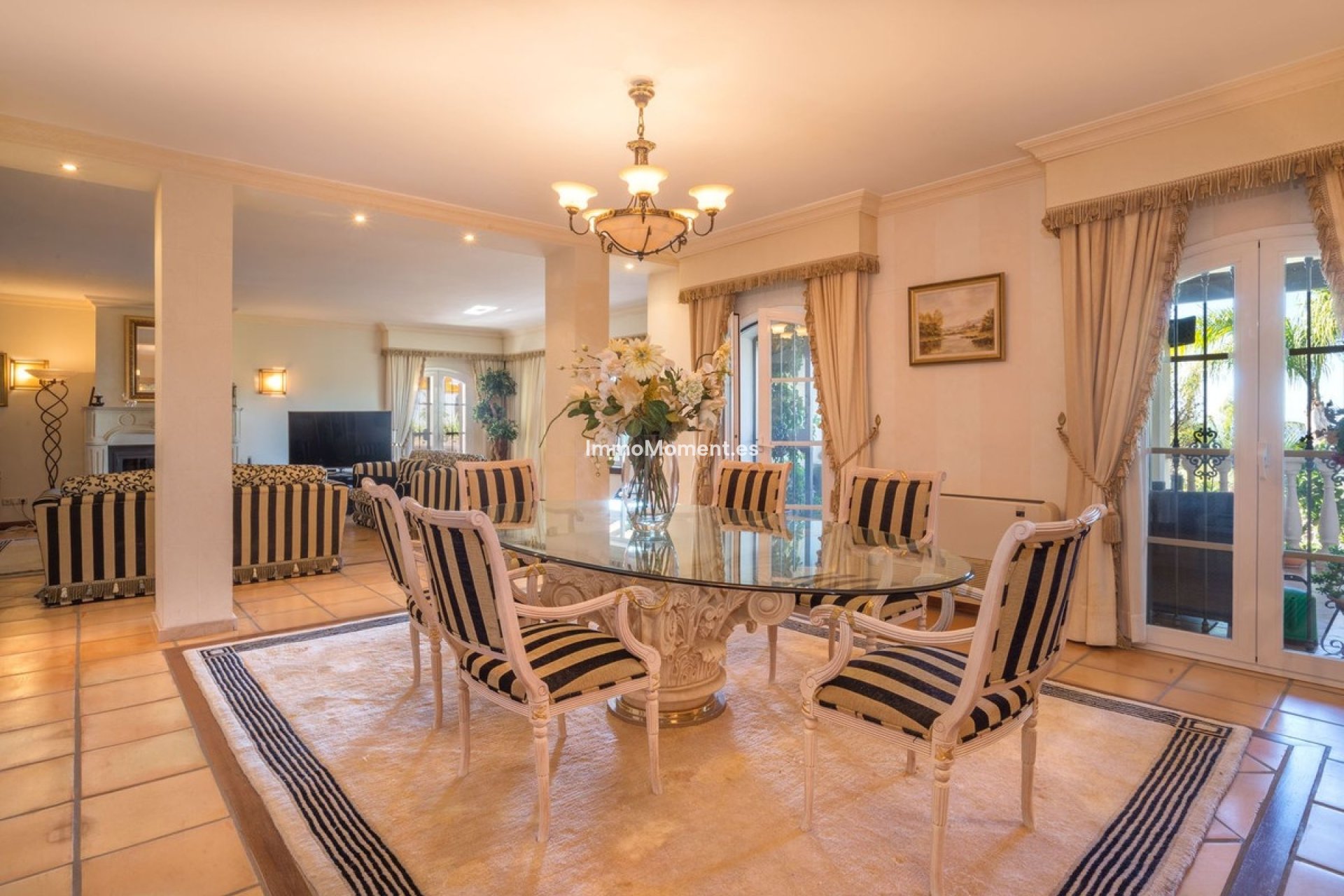Resale - Villa - Marbella - Altos de los Monteros