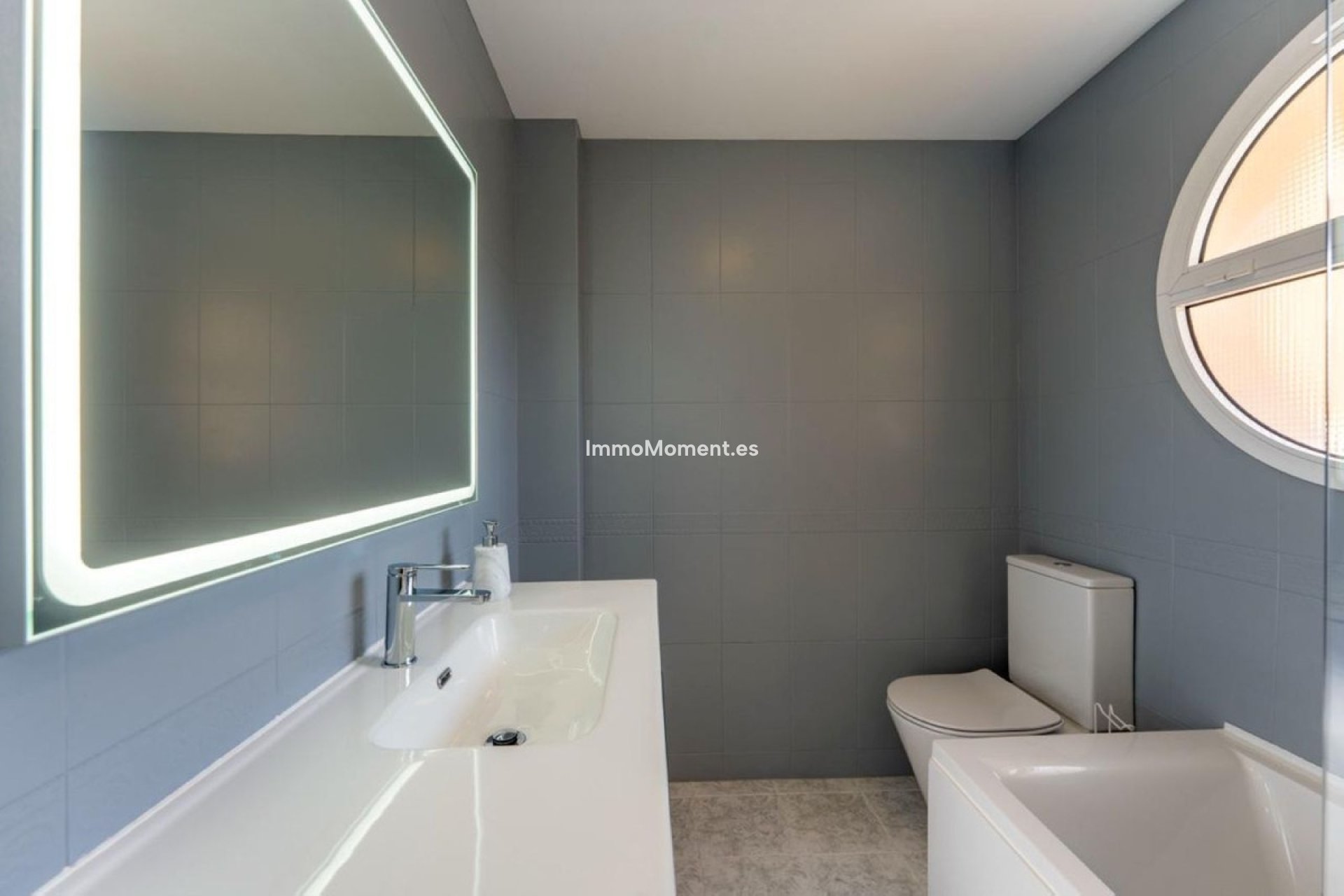 Resale - Villa - Marbella - Artola