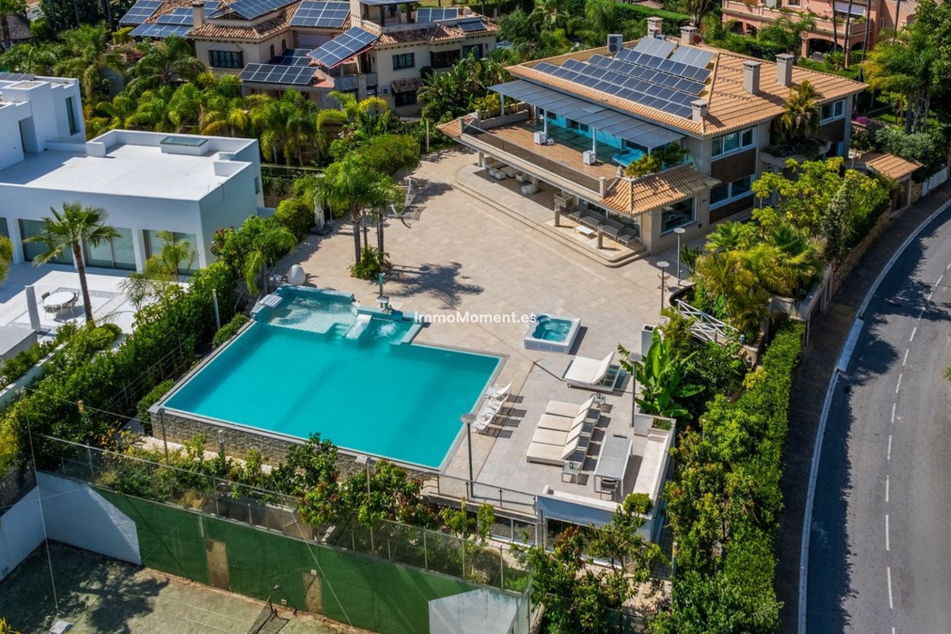 Resale - Villa - Marbella - Bahía de Marbella