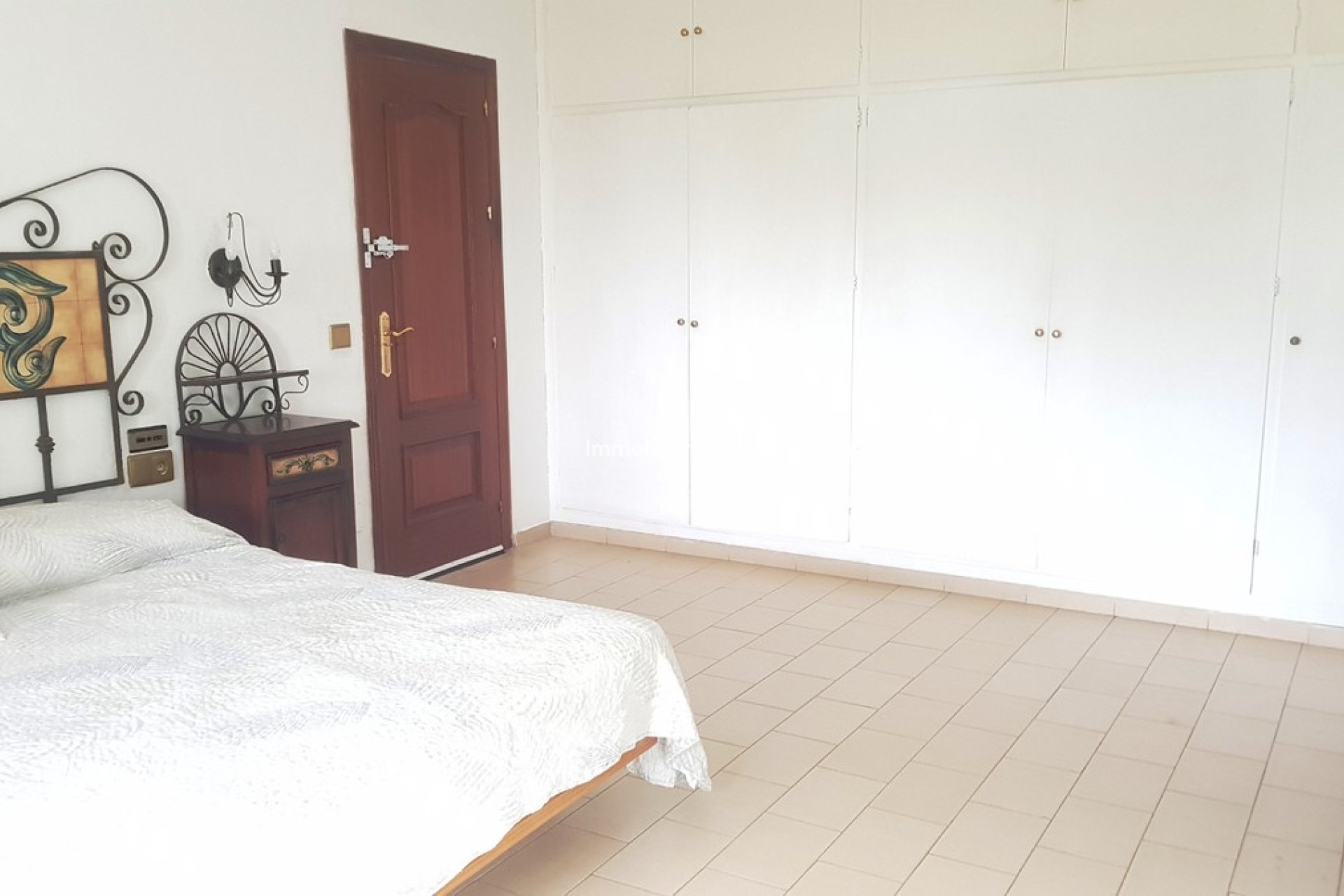 Resale - Villa - Marbella - Elviria