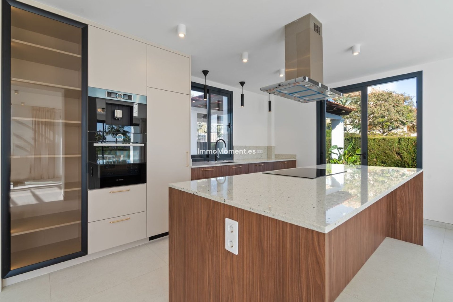 Resale - Villa - Marbella - Elviria