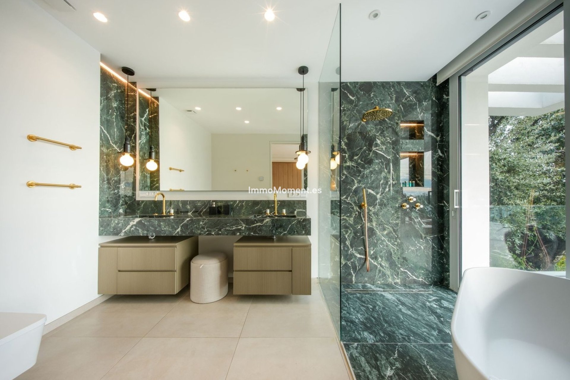 Resale - Villa - Marbella - Elviria