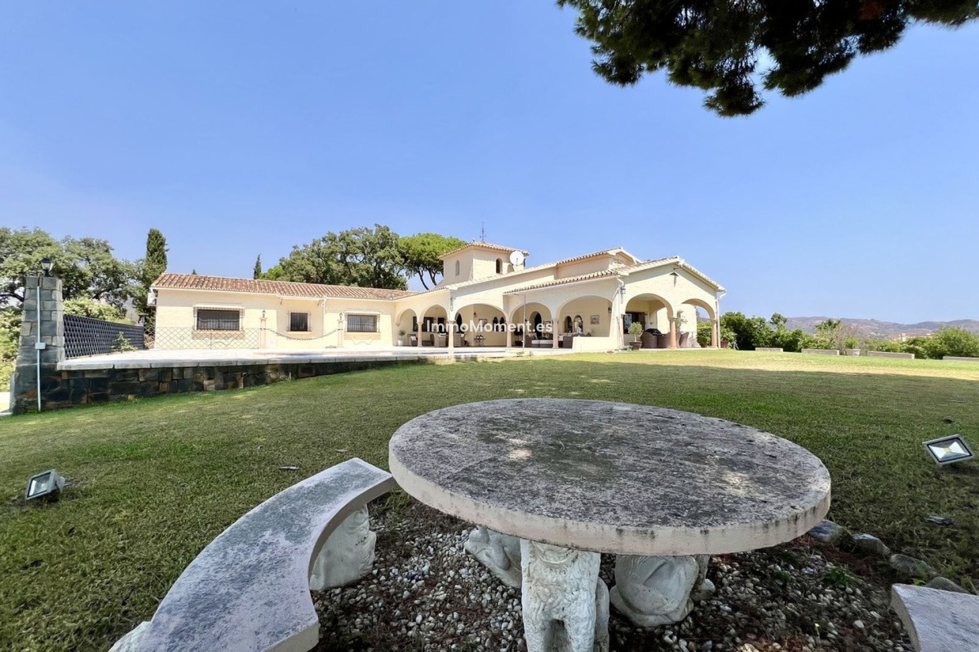 Resale - Villa - Marbella - Elviria