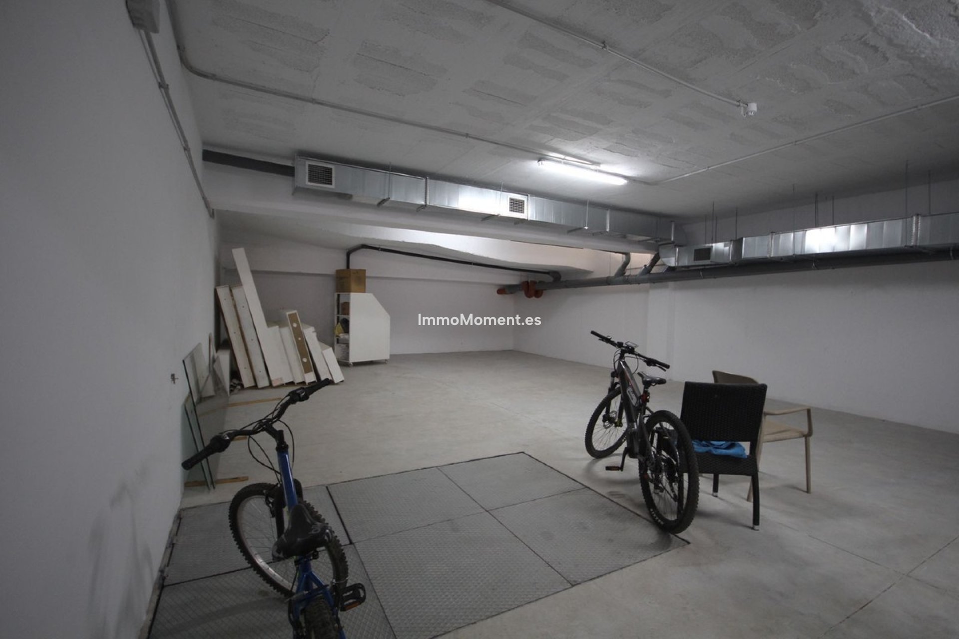 Resale - Villa - Marbella - Elviria