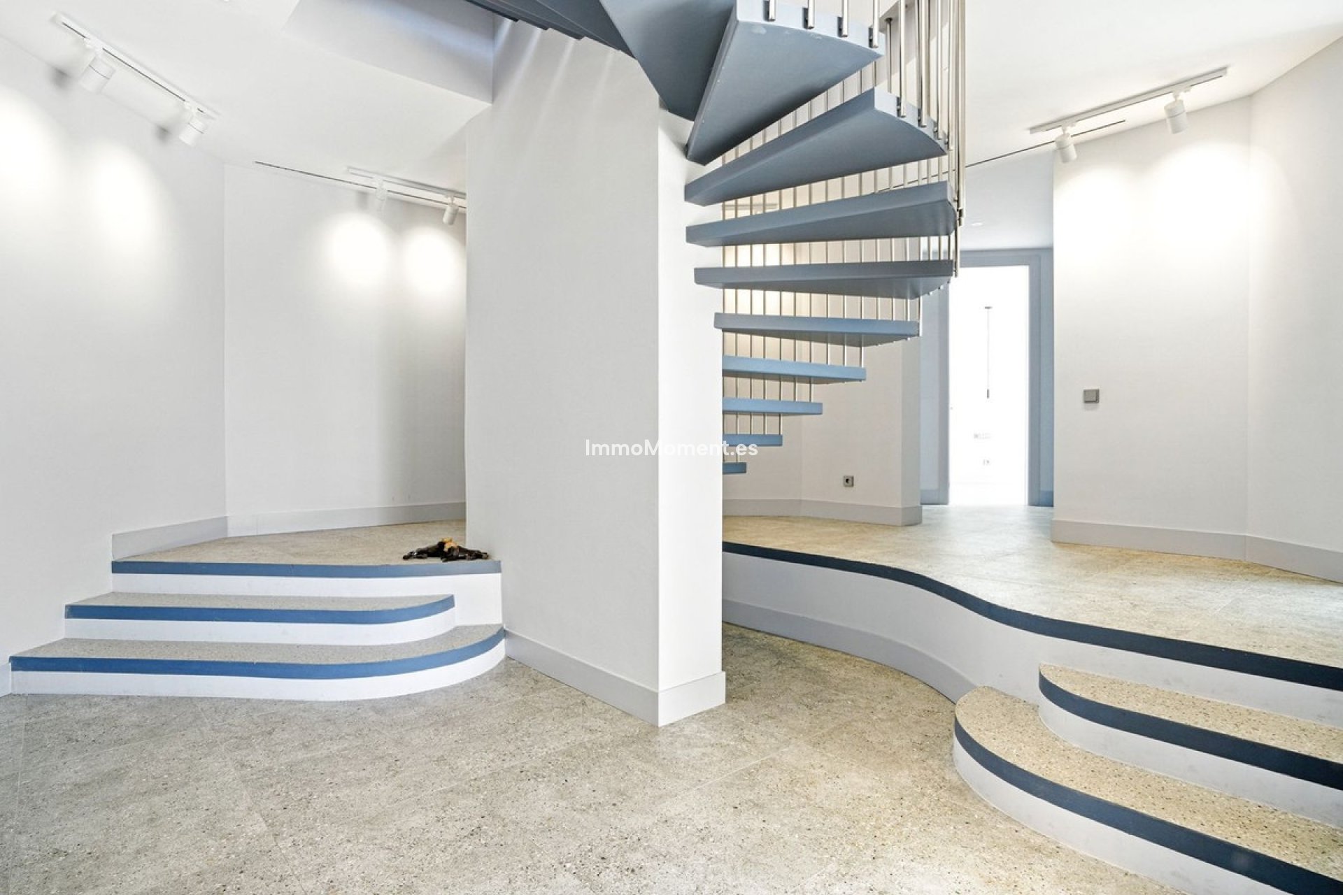 Resale - Villa - Marbella - Elviria