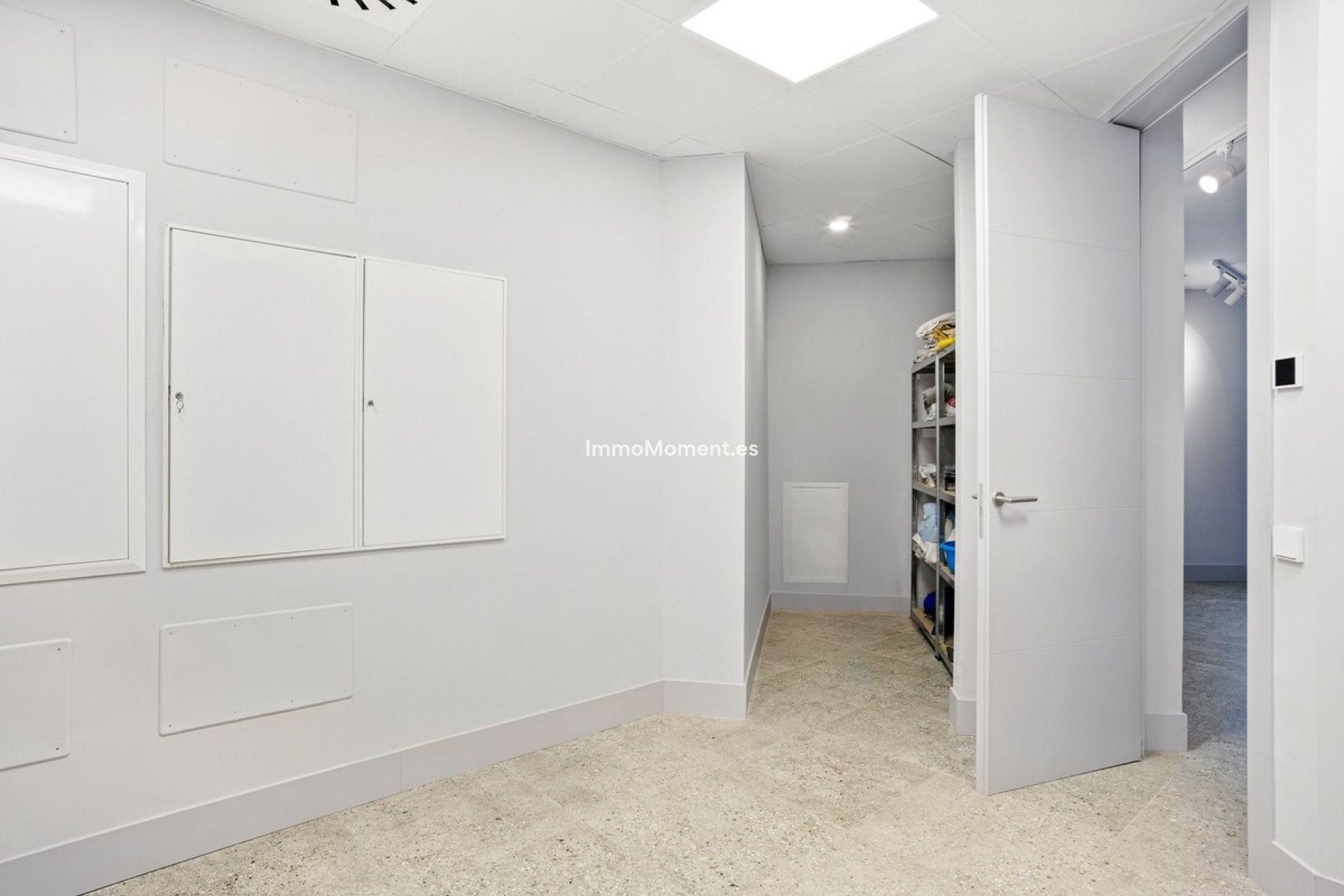 Resale - Villa - Marbella - Elviria