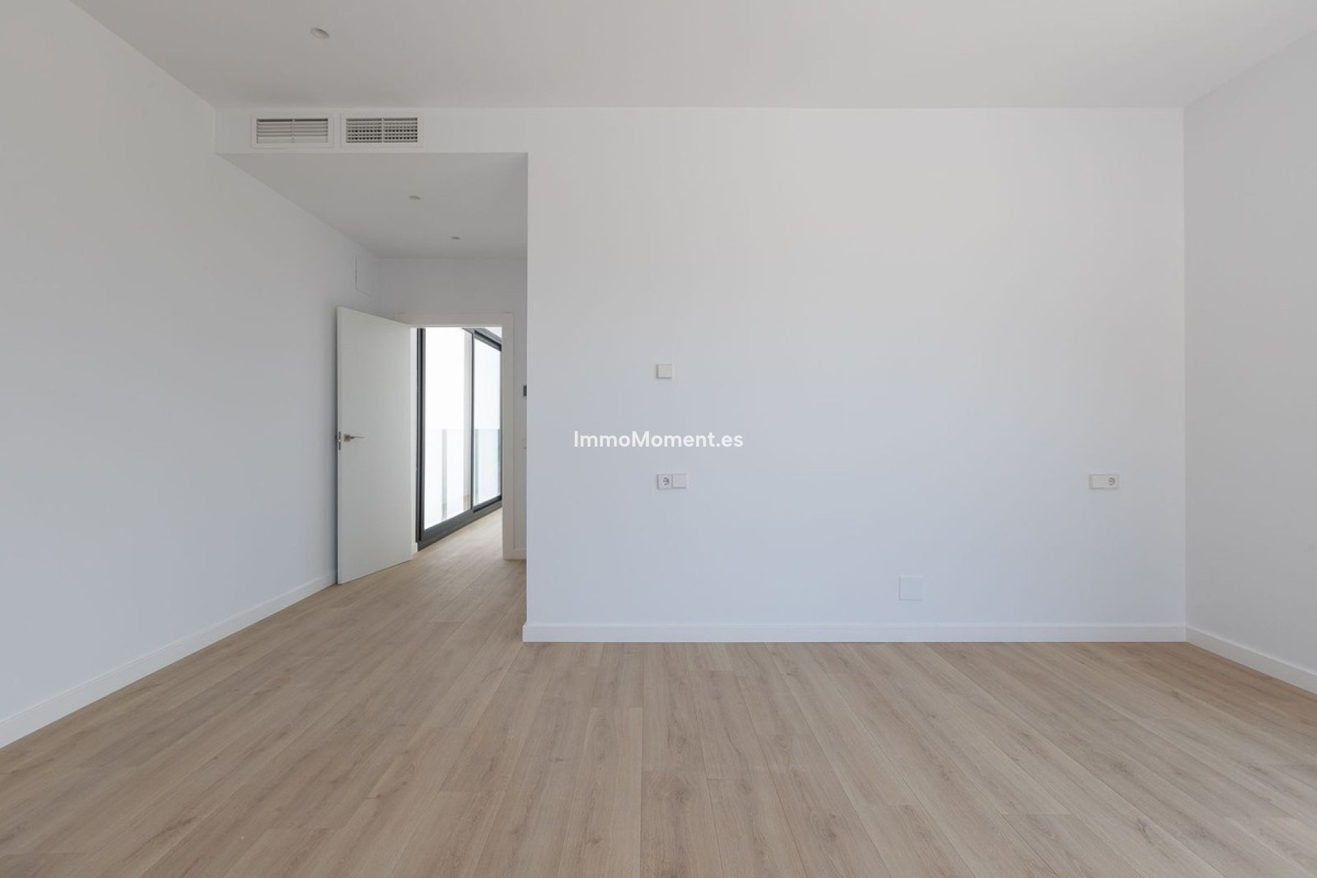 Resale - Villa - Marbella - Elviria