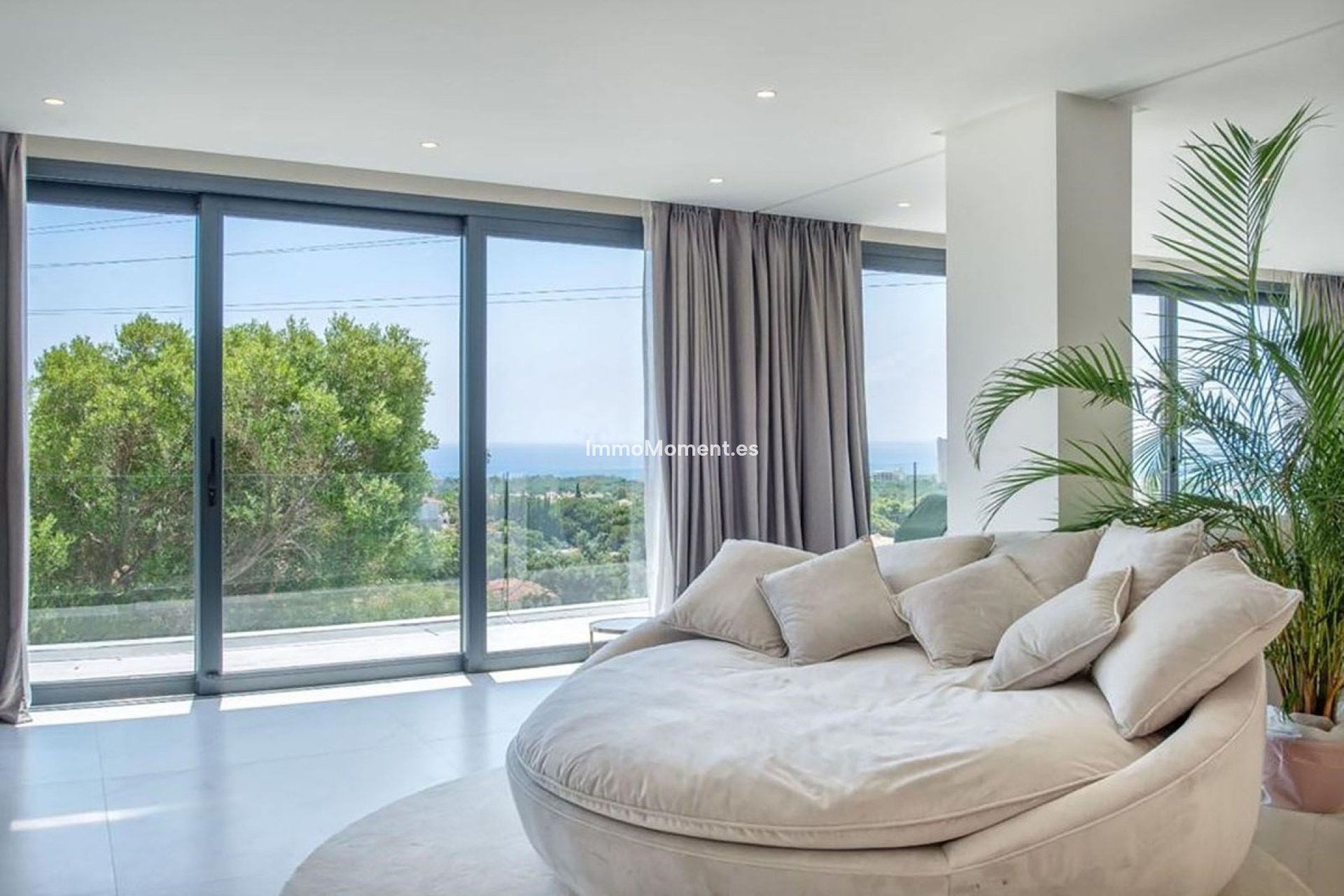 Resale - Villa - Marbella - Elviria