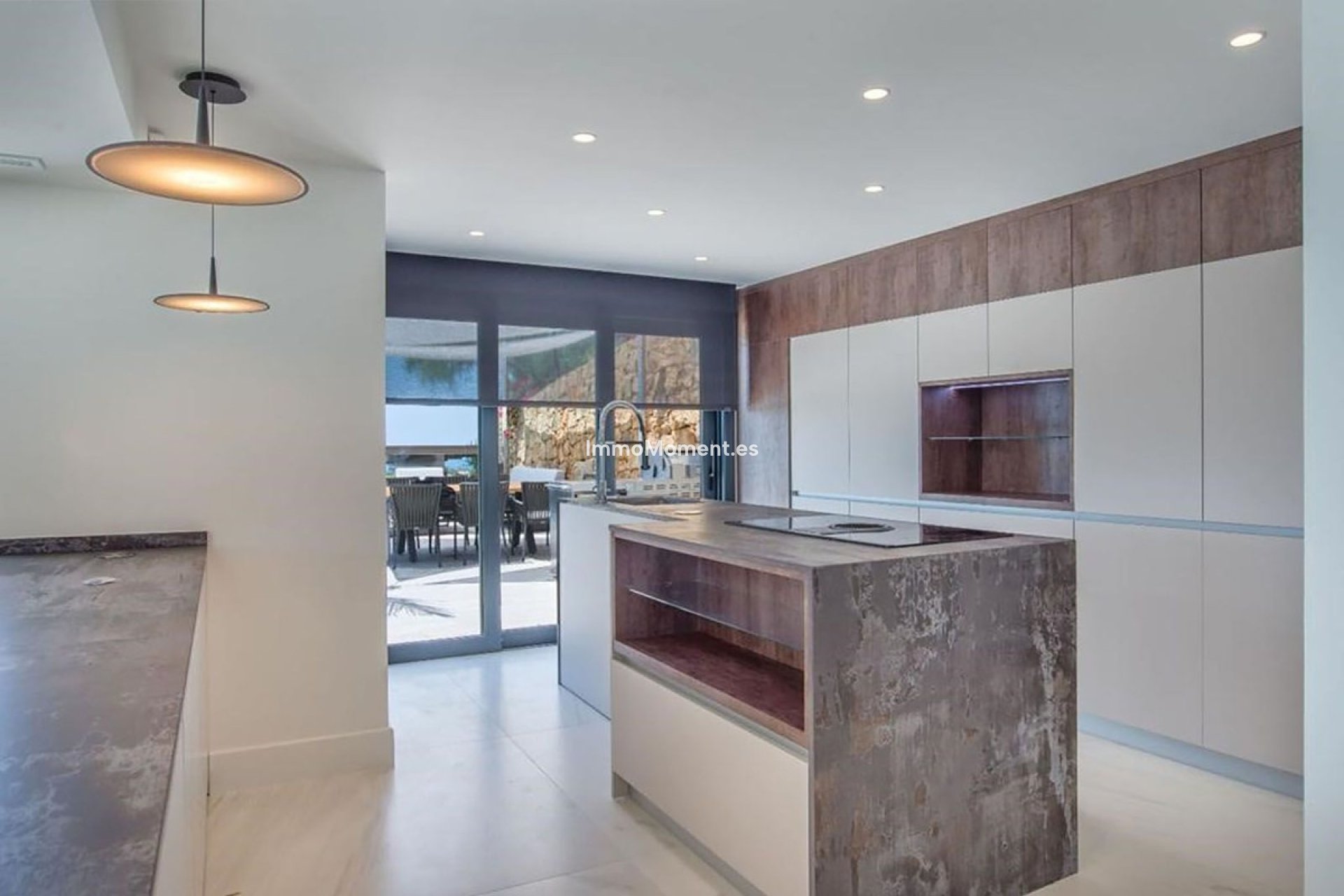 Resale - Villa - Marbella - Elviria