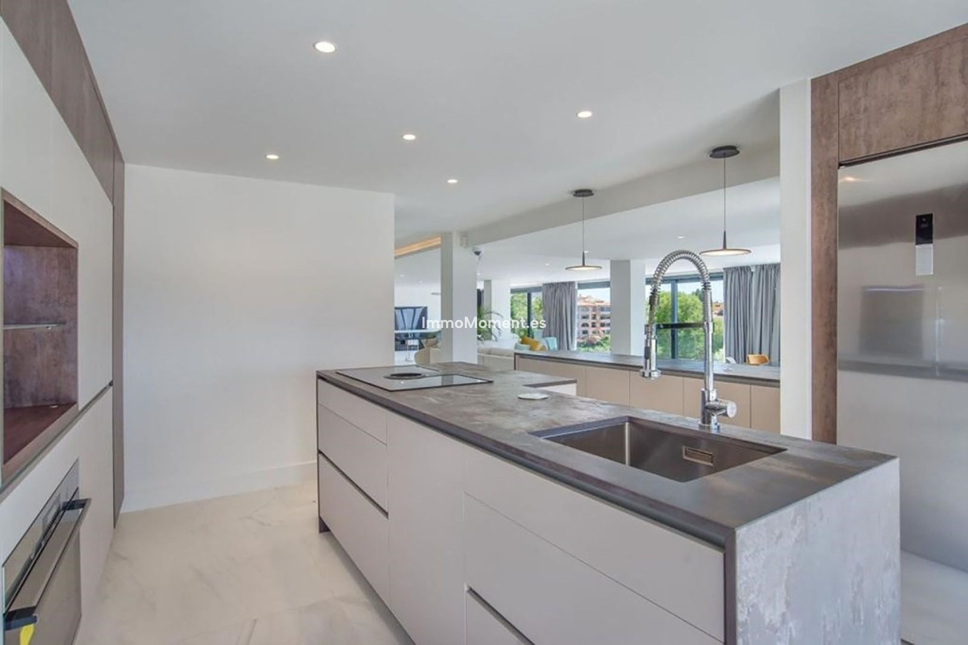 Resale - Villa - Marbella - Elviria