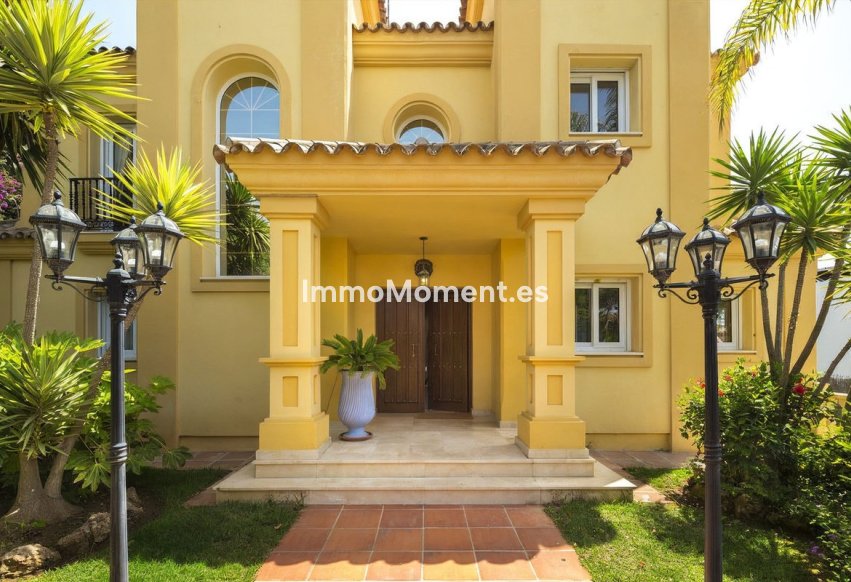 Resale - Villa - Marbella - Elviria