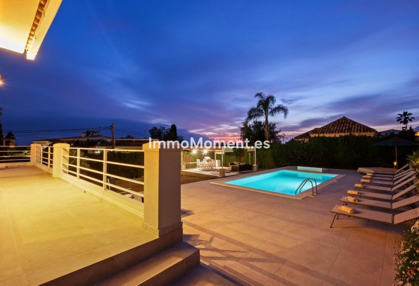 Resale - Villa - Marbella - Elviria