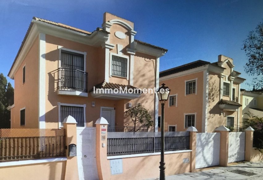 Resale - Villa - Marbella - Elviria