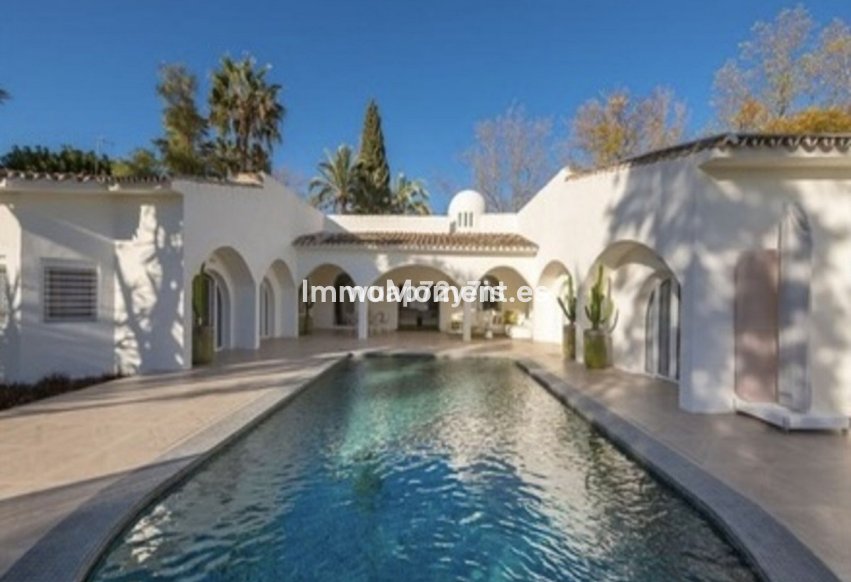 Resale - Villa - Marbella - Guadalmina Alta
