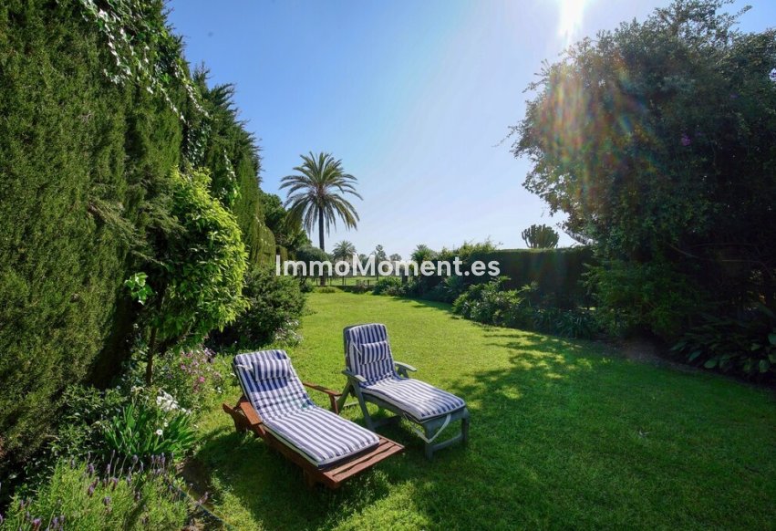 Resale - Villa - Marbella - Guadalmina Alta