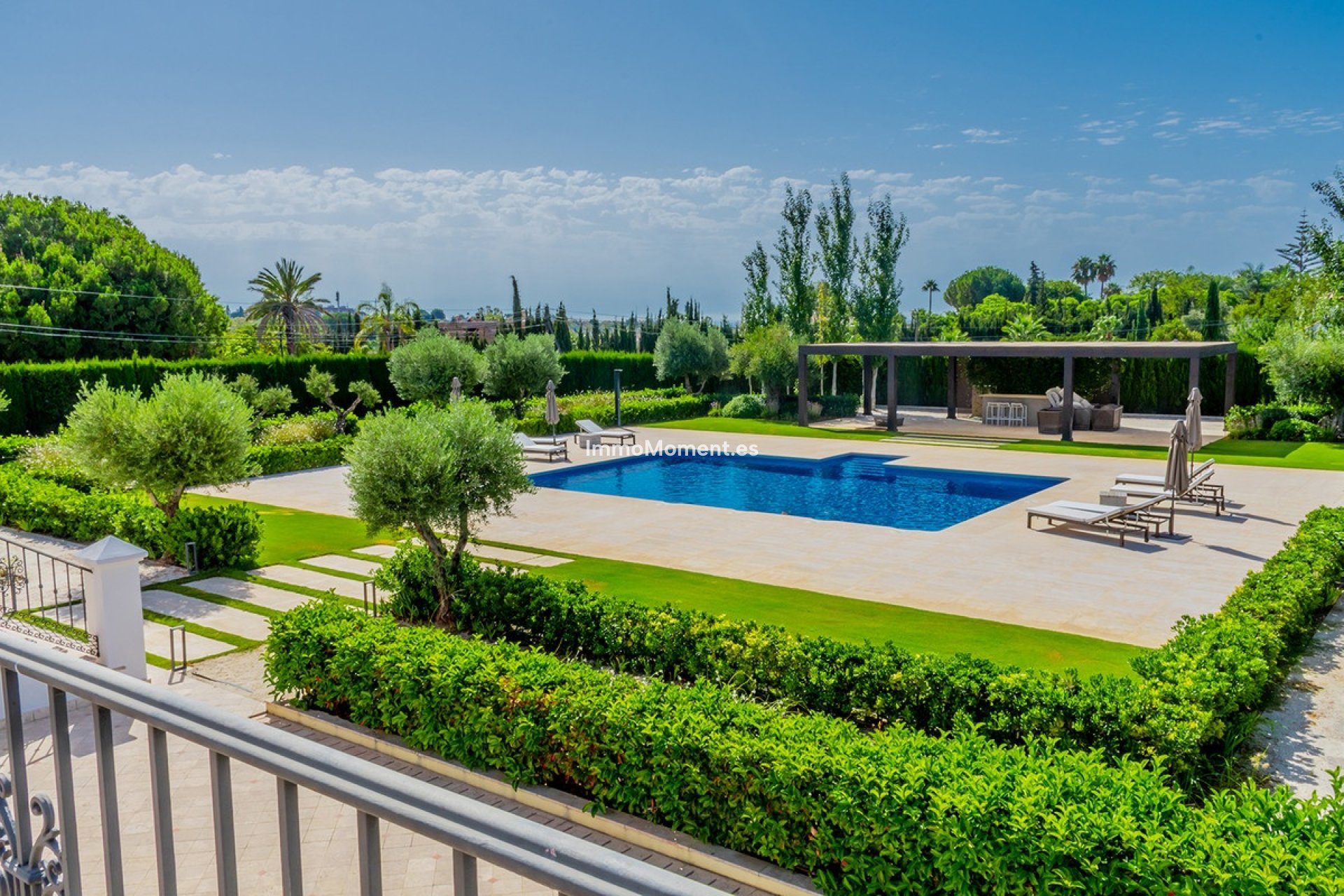 Resale - Villa - Marbella - Guadalmina Alta