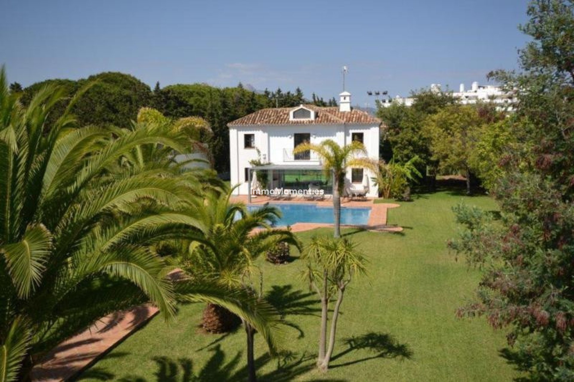 Resale - Villa - Marbella - Guadalmina Baja