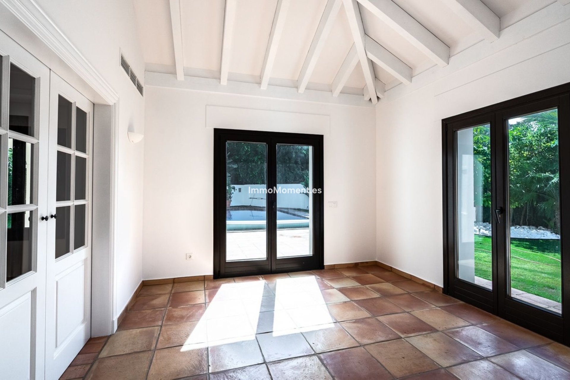 Resale - Villa - Marbella - Guadalmina Baja