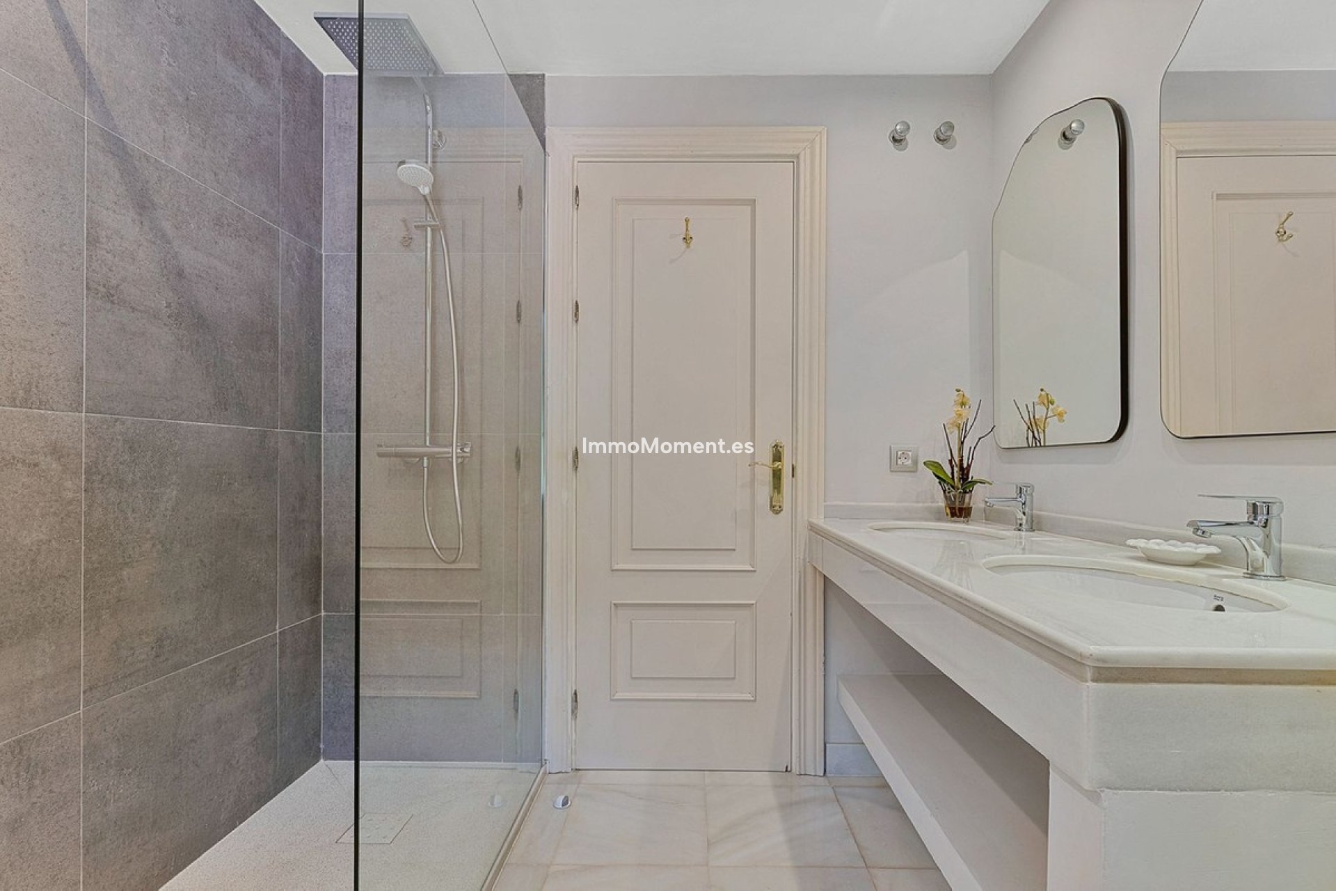 Resale - Villa - Marbella - Guadalmina Baja