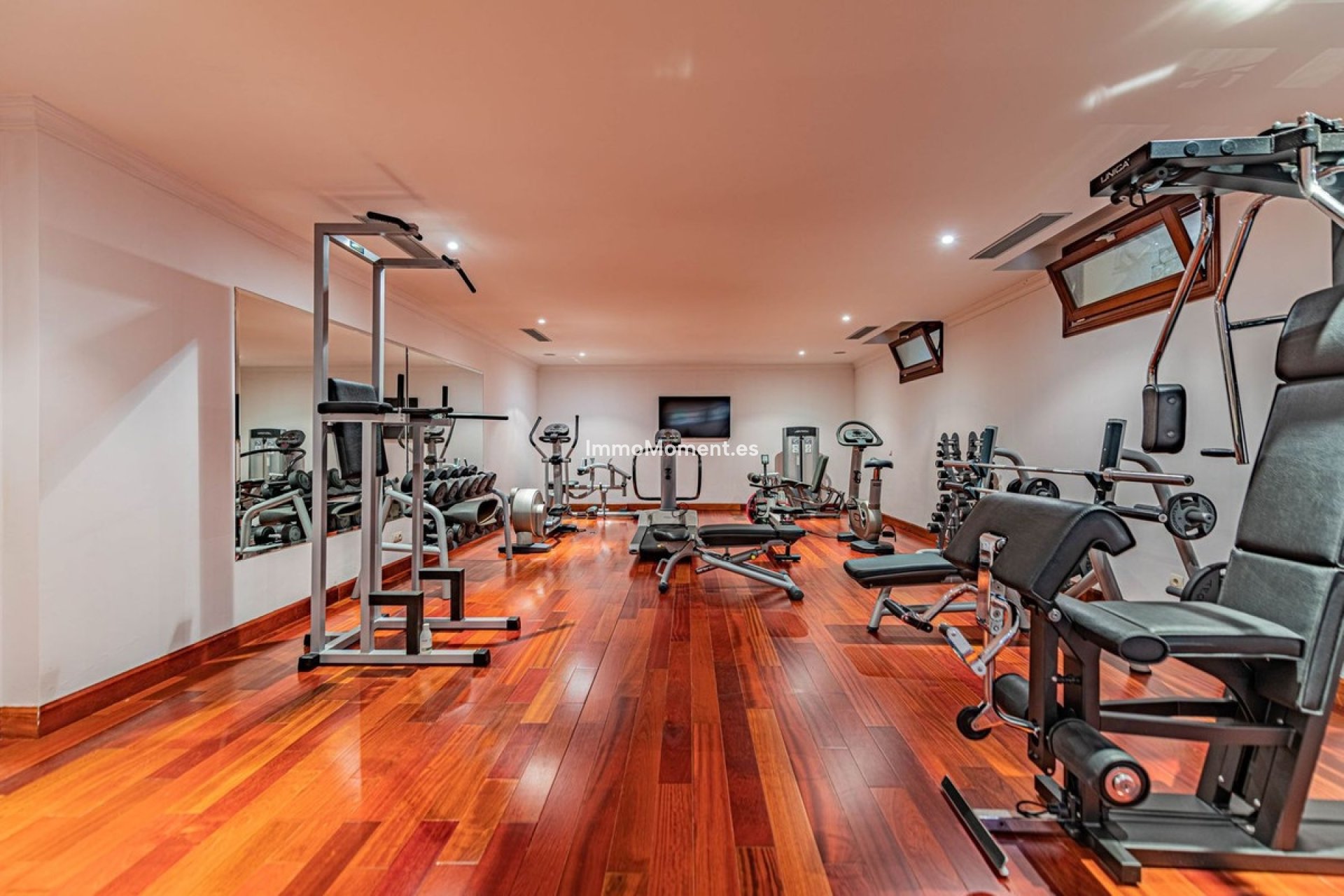 Resale - Villa - Marbella - Guadalmina Baja