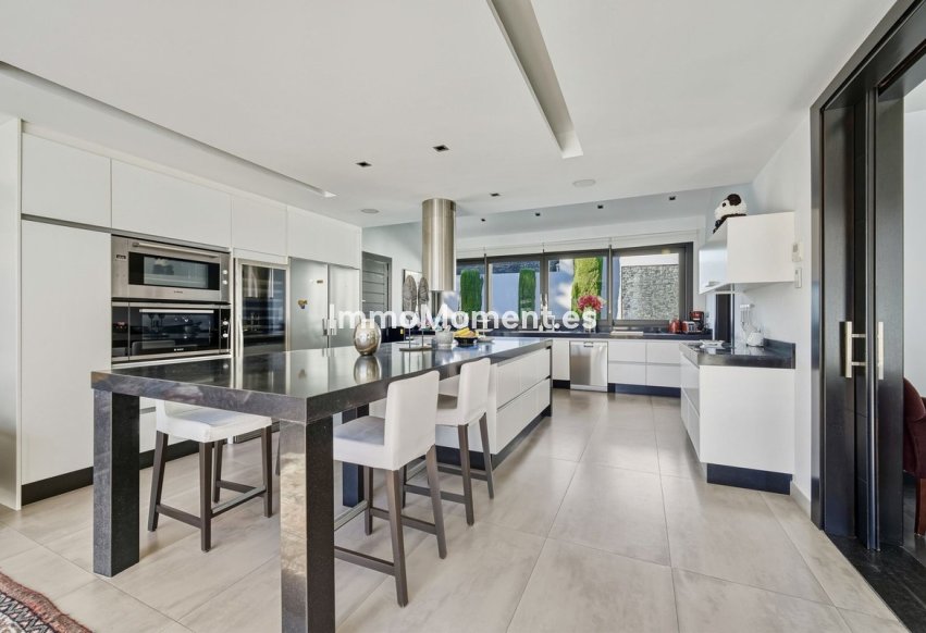 Resale - Villa - Marbella - Guadalmina Baja