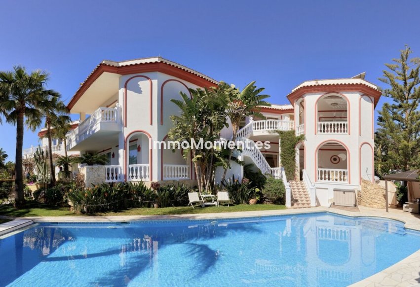 Resale - Villa - Marbella - Hacienda Las Chapas