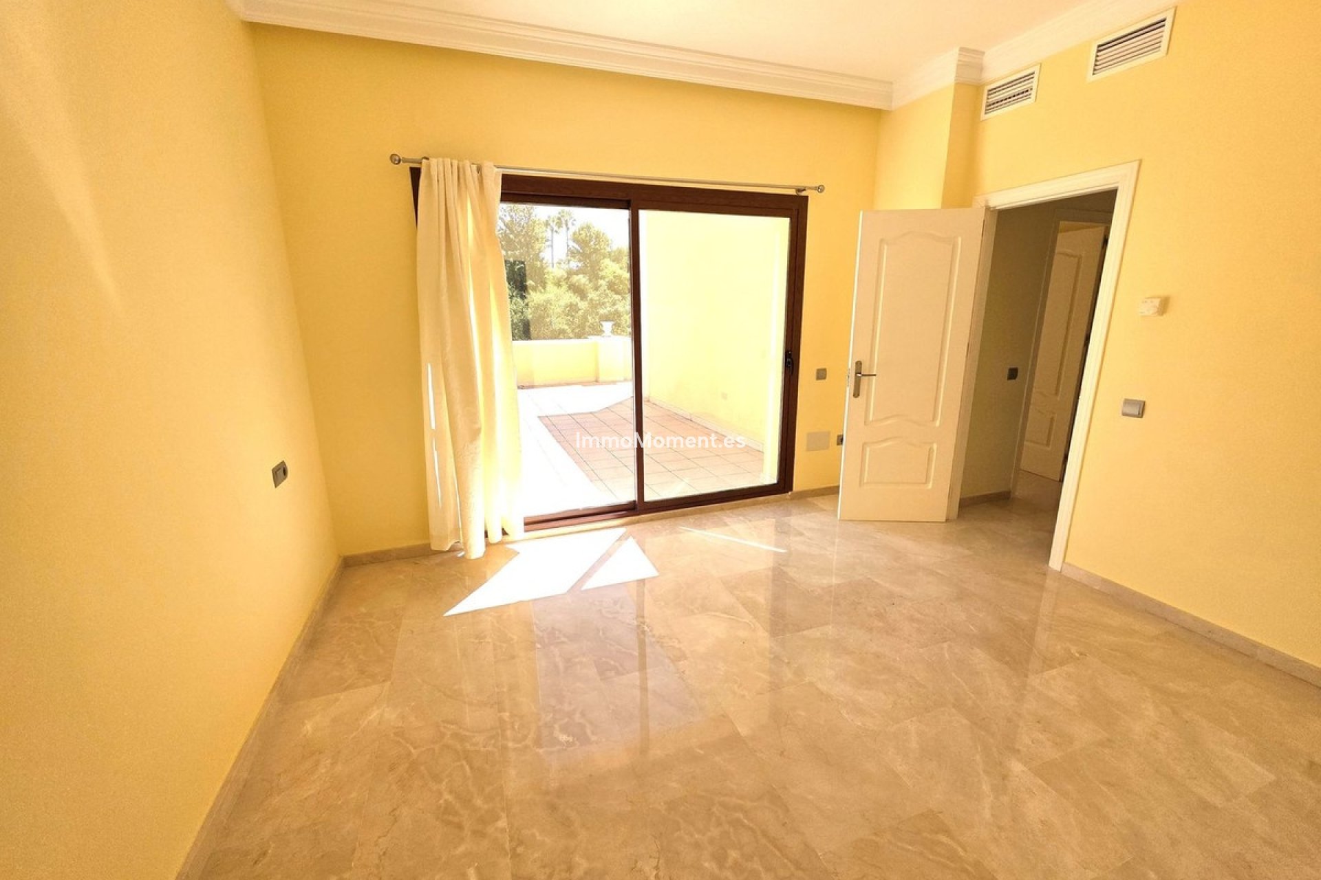 Resale - Villa - Marbella - Hacienda Las Chapas