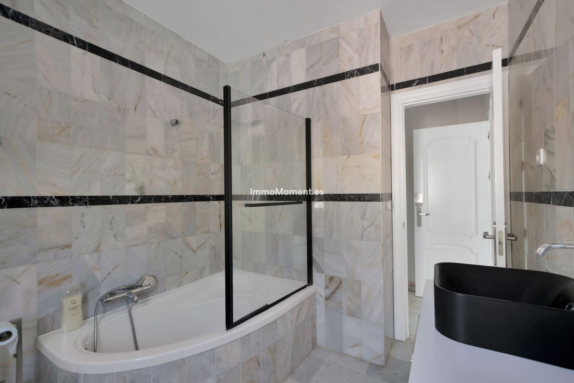 Resale - Villa - Marbella - Hacienda Las Chapas