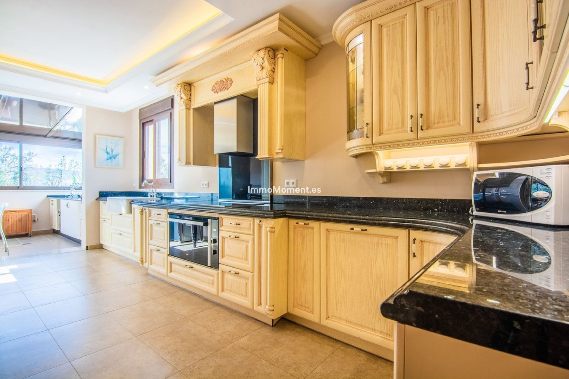 Resale - Villa - Marbella - La Mairena