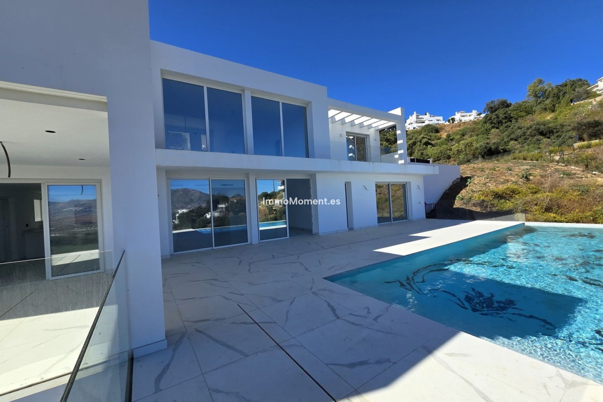 Resale - Villa - Marbella - La Mairena