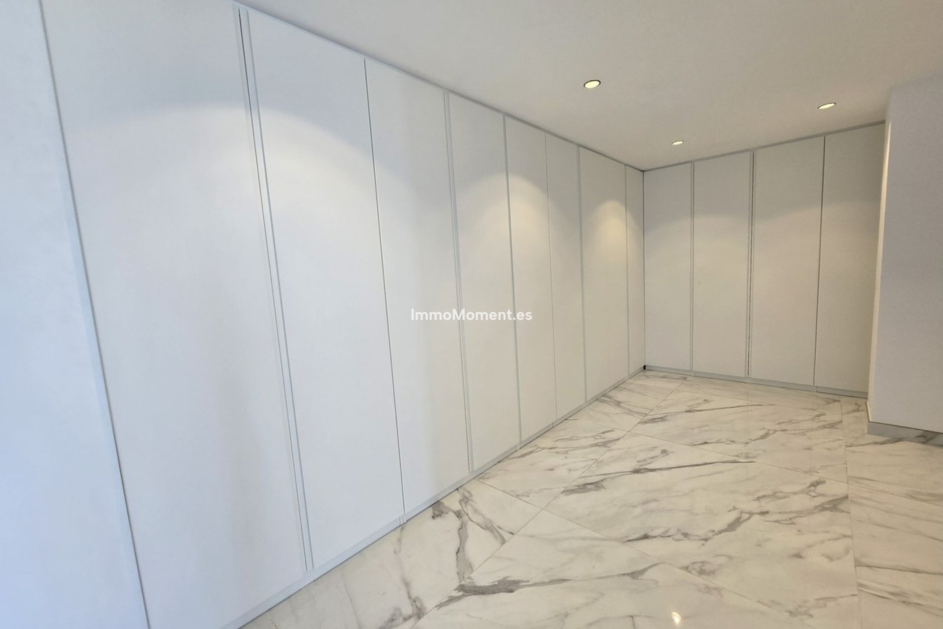 Resale - Villa - Marbella - La Mairena