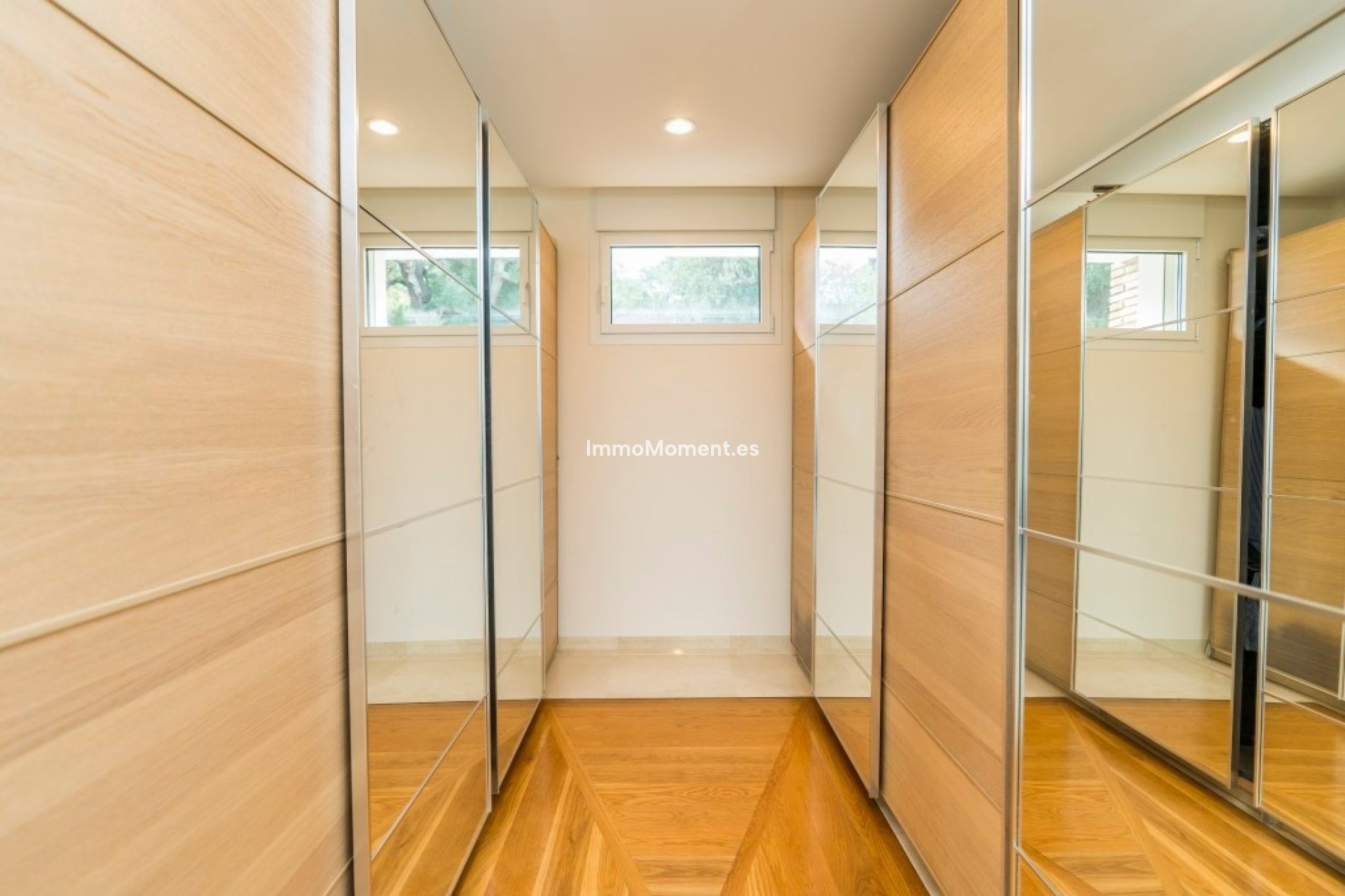 Resale - Villa - Marbella - La Mairena