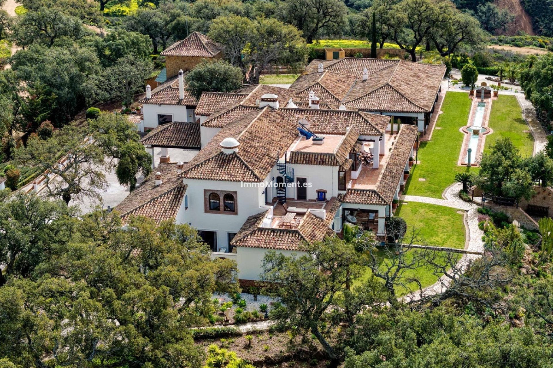 Resale - Villa - Marbella - La Mairena