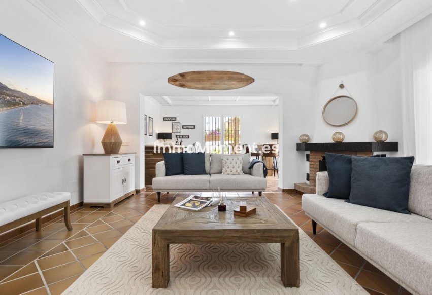 Resale - Villa - Marbella - Las Chapas