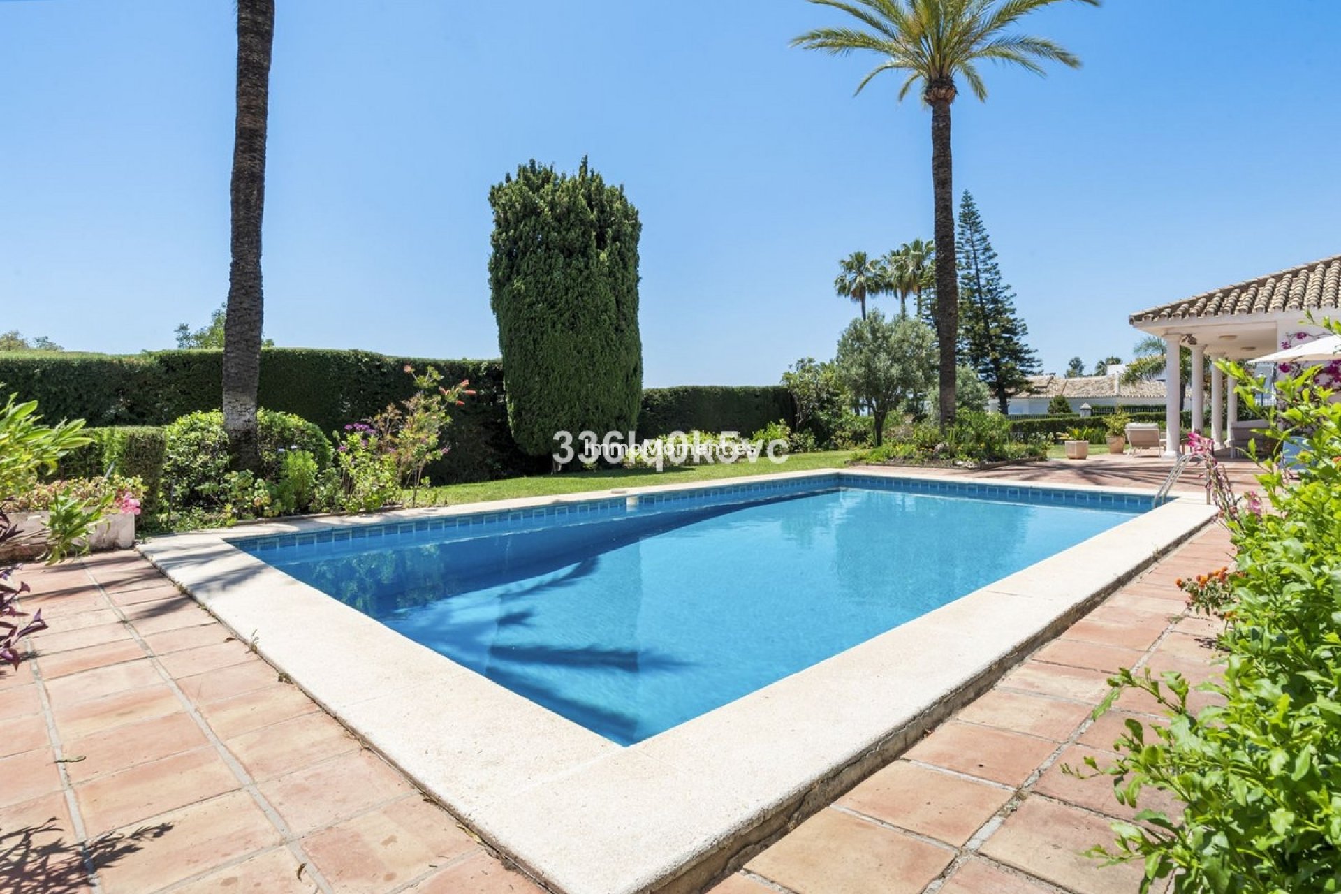 Resale - Villa - Marbella - Las Chapas