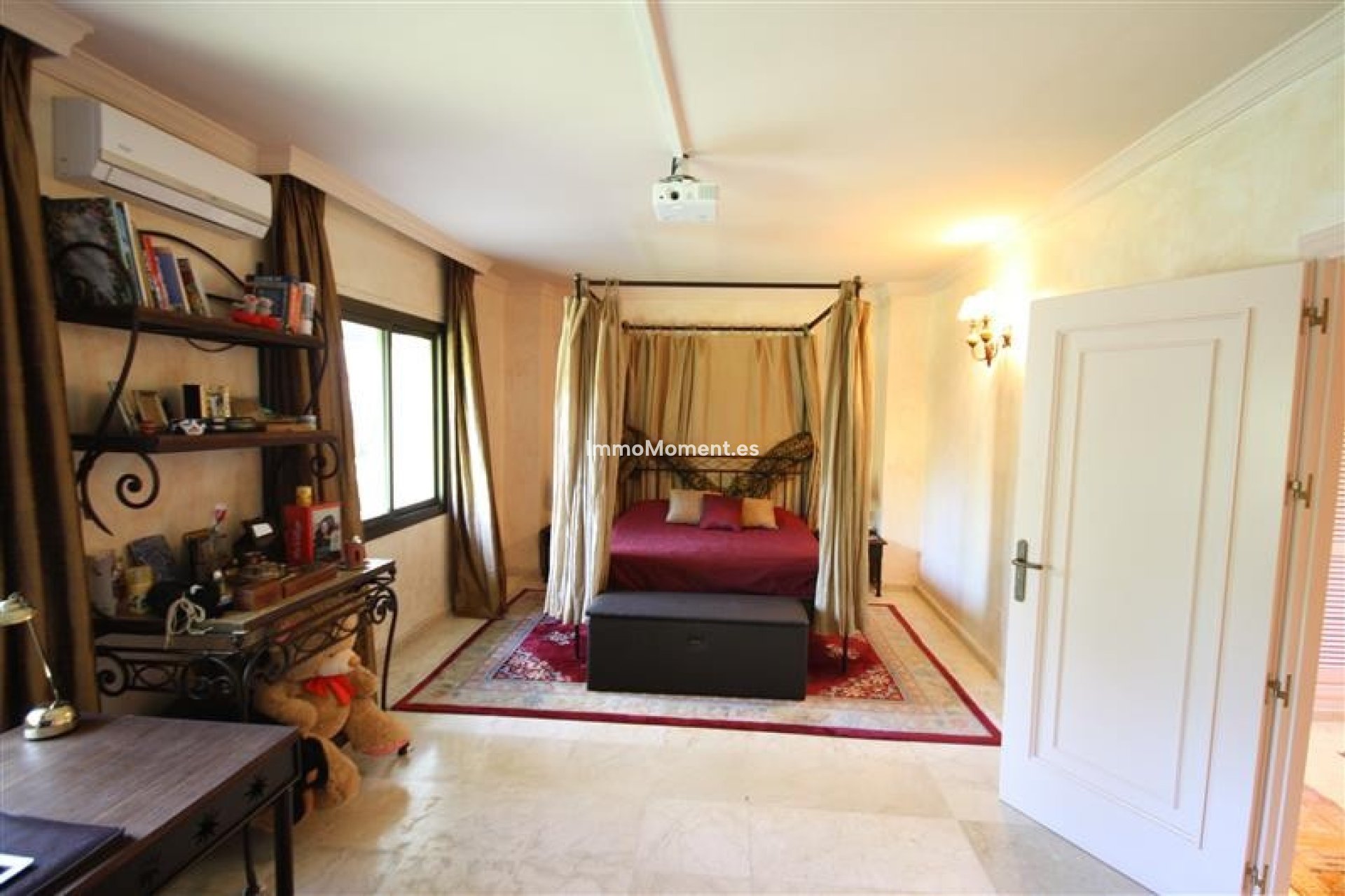 Resale - Villa - Marbella - Los Monteros