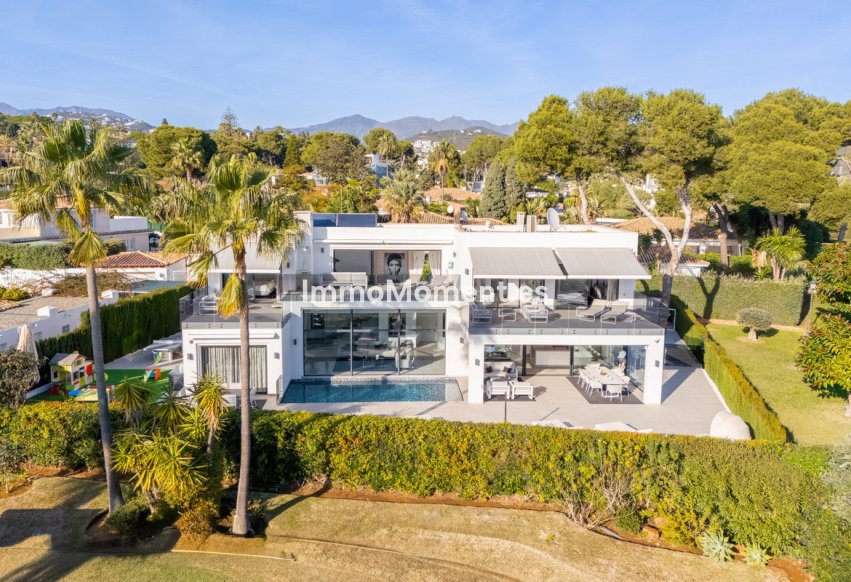 Resale - Villa - Marbella - Los Monteros