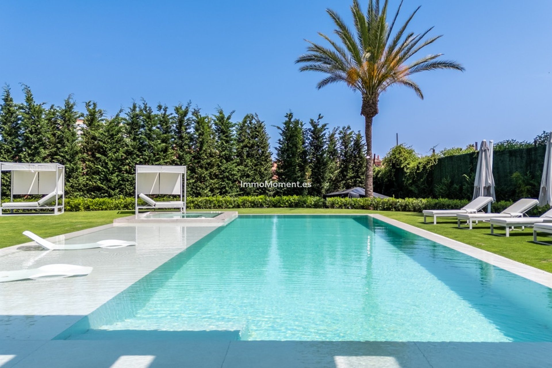Resale - Villa - Marbella - Los Monteros