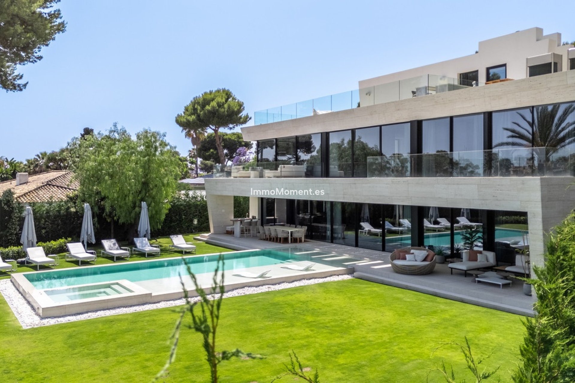 Resale - Villa - Marbella - Los Monteros