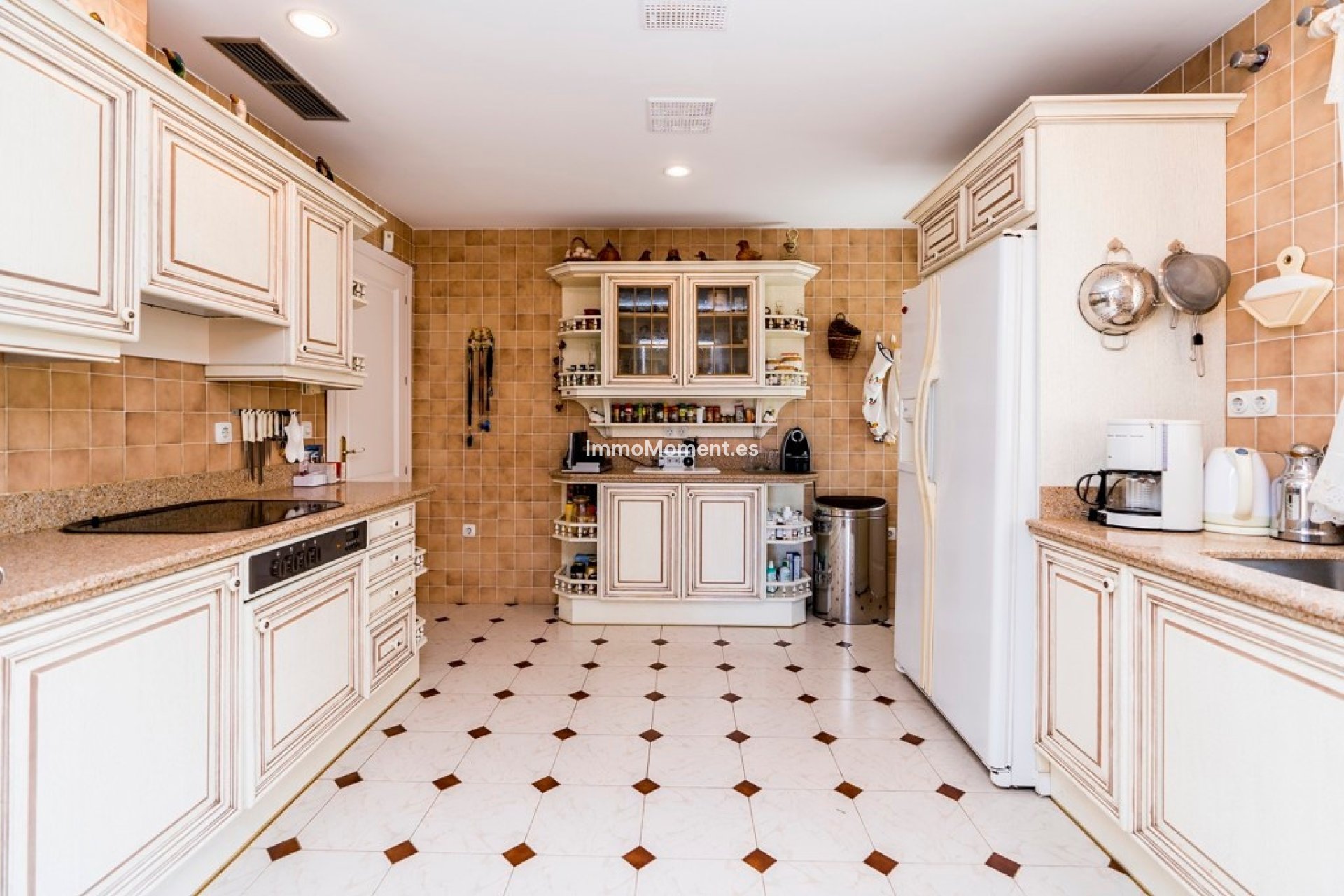 Resale - Villa - Marbella - Marbella Centro